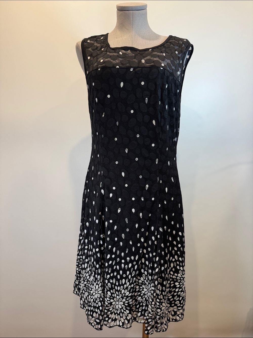 Anna Bella Black & White Sleeveless Dress | Medium | Sheer Overlay